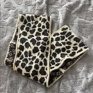 Leopard Print Knit Scarf